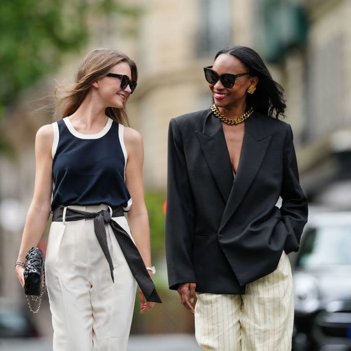 WOMENS FASHIONS