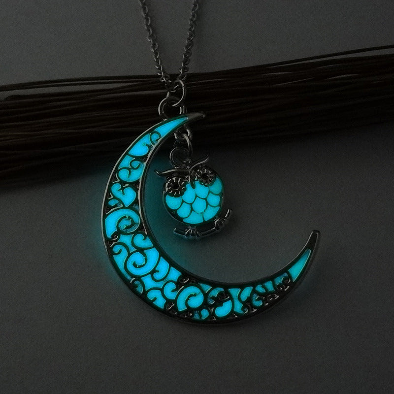 Glowing Pendant Silver-Plated Necklace